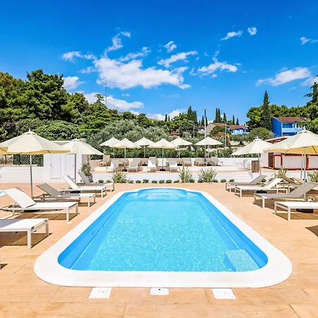 Apartment Medena-5 By Interhome Trogir