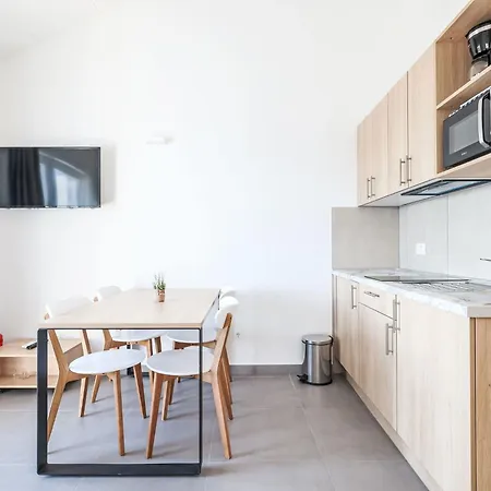 Medena-5 By Interhome * 트로기르