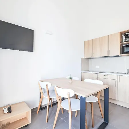 Medena-5 By Interhome * 트로기르